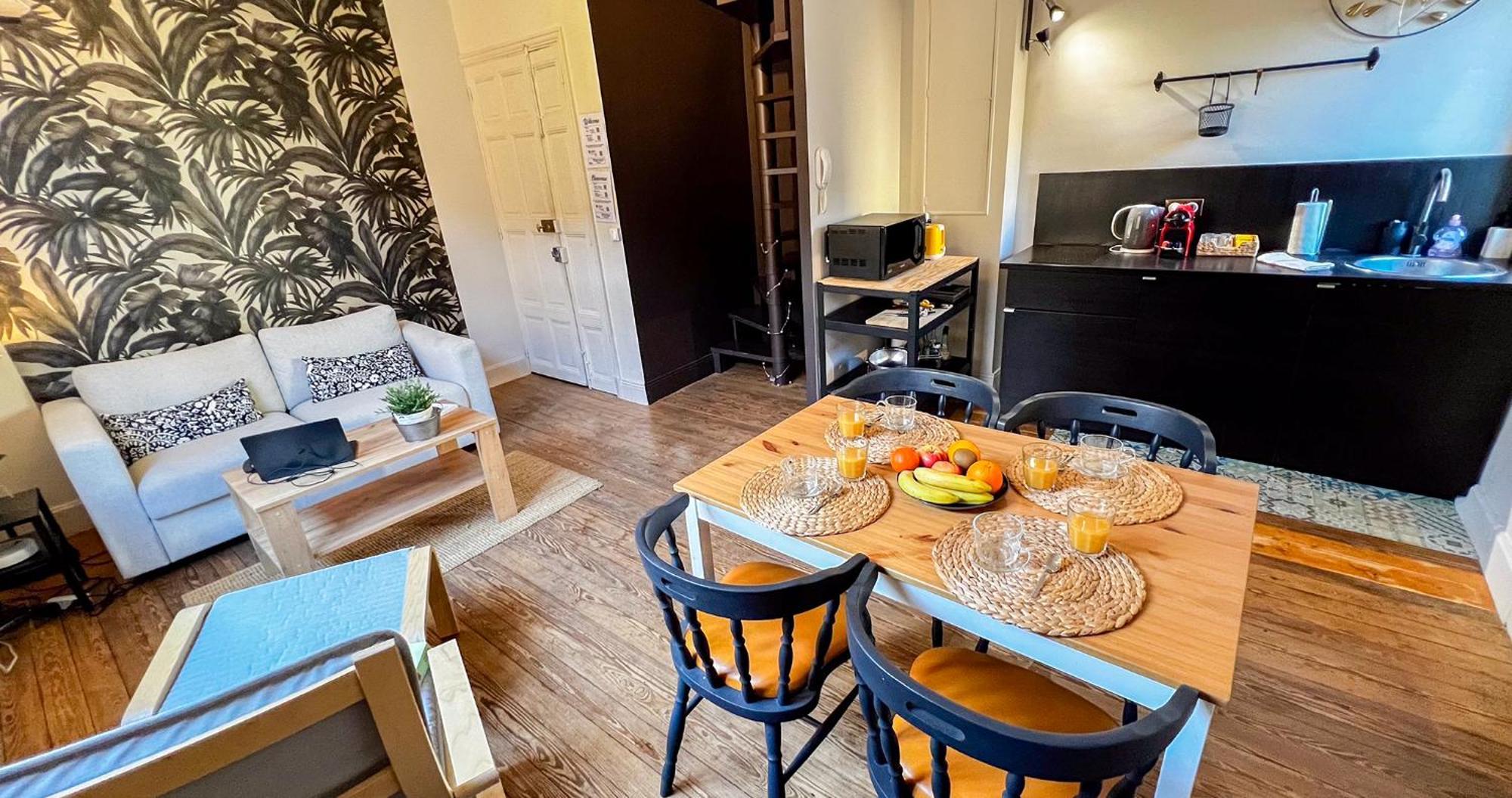 Ferienwohnung Ac - Private Exterior - Au Pied Du Palais Des Papes! Avignon Exterior foto