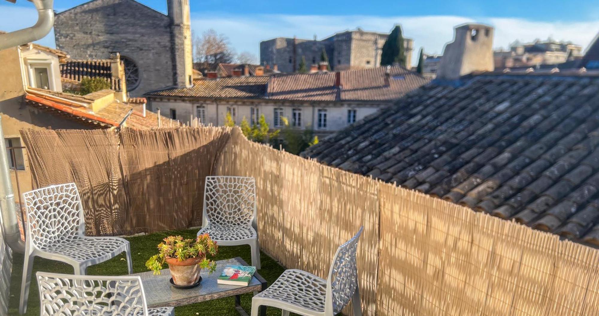 Ferienwohnung Ac - Private Exterior - Au Pied Du Palais Des Papes! Avignon Exterior foto
