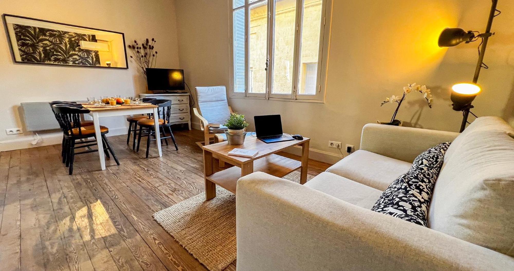 Ferienwohnung Ac - Private Exterior - Au Pied Du Palais Des Papes! Avignon Exterior foto